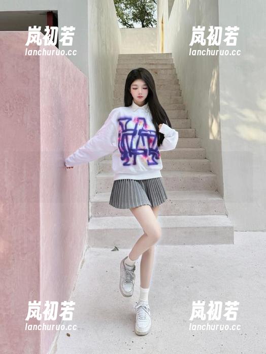 Yuna (윤아)的婚纱写真：原图完美再现她的娇美姿态，绝对让人爆灯心动！